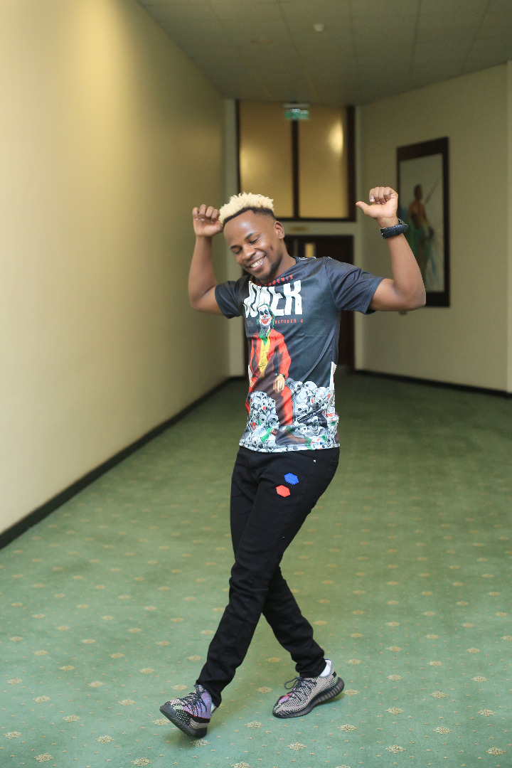 ntvuganda's tweet photo. The #NTVDanceparty #HalloweenEdition 👹 crew tonight, was styled by @c_dastun #WeAreTheParty 

Appearance ✅ Party ✅ Energy ✅ Vibe ✅ https://t.co/bhYax5YWg8