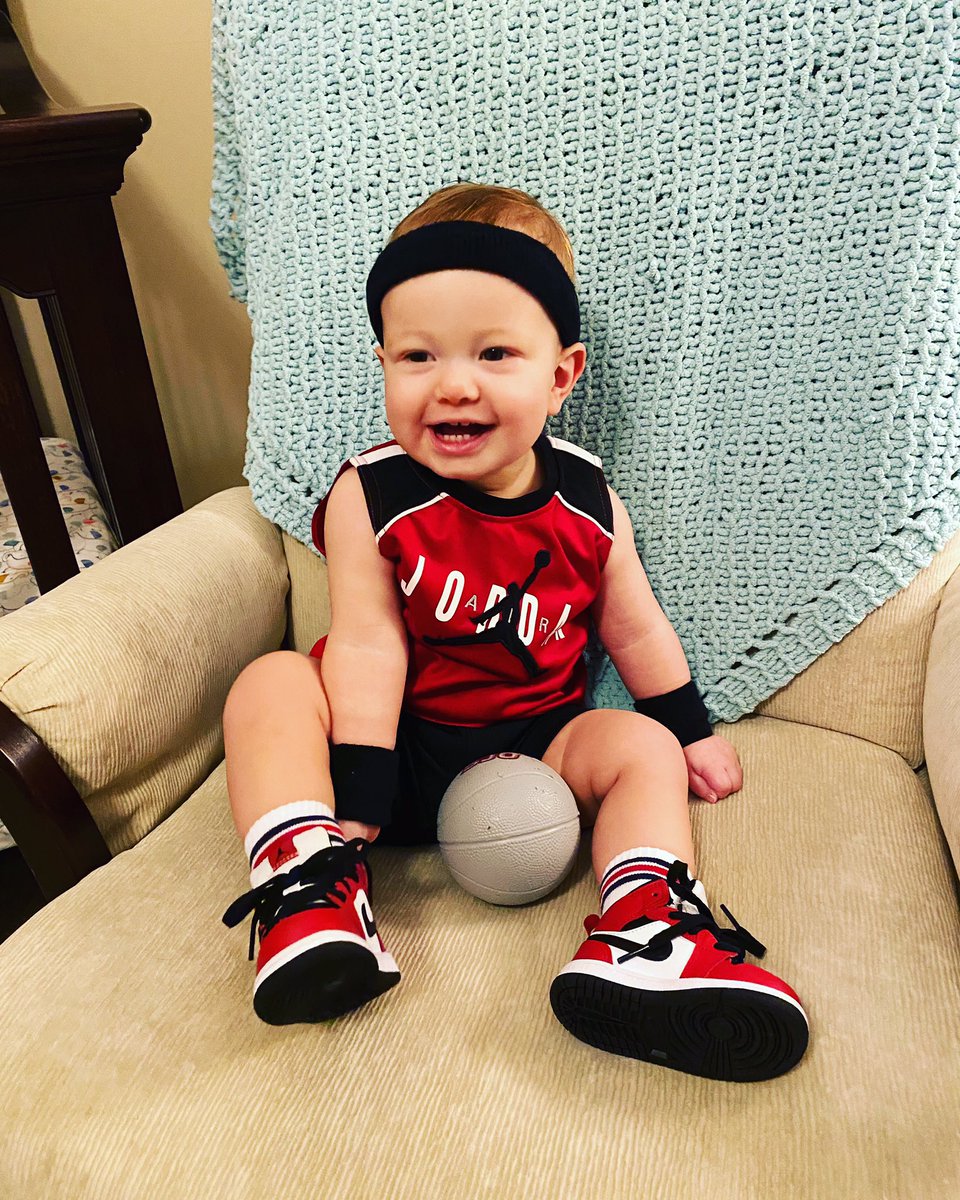 jesskguarente's tweet photo. Halloween 2020 @jdgbasketball https://t.co/LTpVumEzHJ