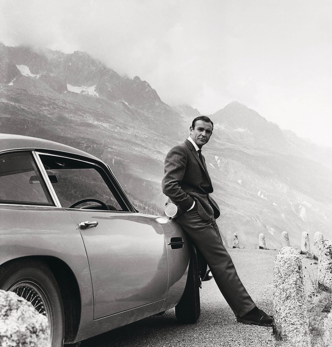 cmaemilano's tweet photo. Forever classic 🖤 #astonmartin #seanconnery https://t.co/Y4sppMVcC5