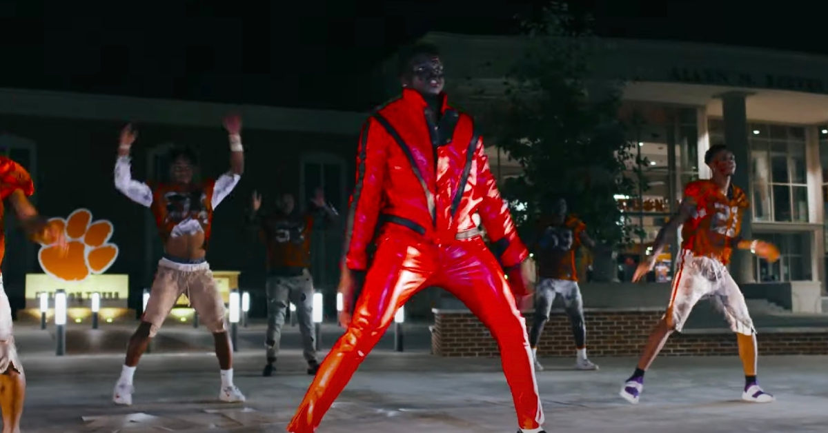 ClemsonTigerNet's tweet photo. WATCH: #Clemson Football's version of 'Thriller' featuring Ajou Ajou: https://t.co/KB79Dt92FD https://t.co/SXyqMIO3xp