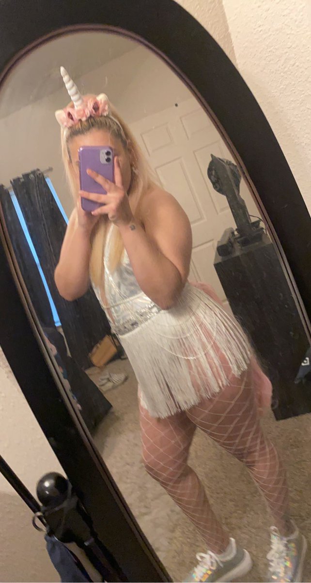 BassBabe6's tweet photo. Rave day 2 let’s giddy up https://t.co/Lyiayp9Gb3
