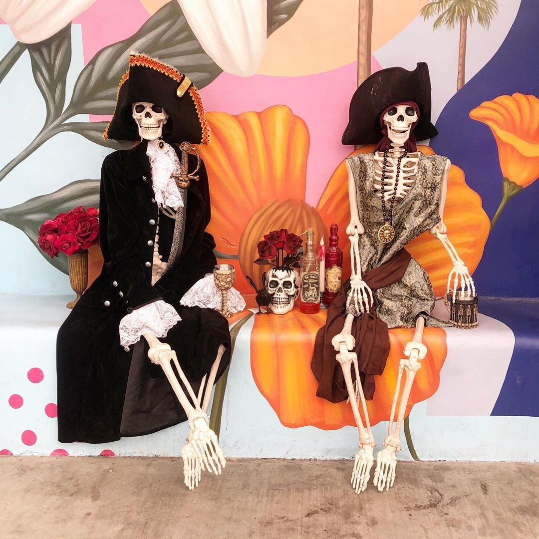 TravelCostaMesa's tweet photo. #HappyHalloween from Costa Mesa! π ππ§ π· π¬ π»π
π·: @go2triangle
#VisitCalifornia #TravelCostaMesa #RestoreCM #MaskUpOC https://t.co/dcDD83j23Q
