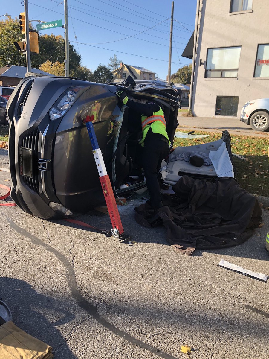 OshawaFire's tweet photo. Earlier today crews responded to this motor vehicle collision. Occupants were extricated quickly and placed in the care of @DurhamParamedic . Great job by everyone involved! @DRPS @iafflocal465 @oshawacity https://t.co/ajoQ7ELiSZ