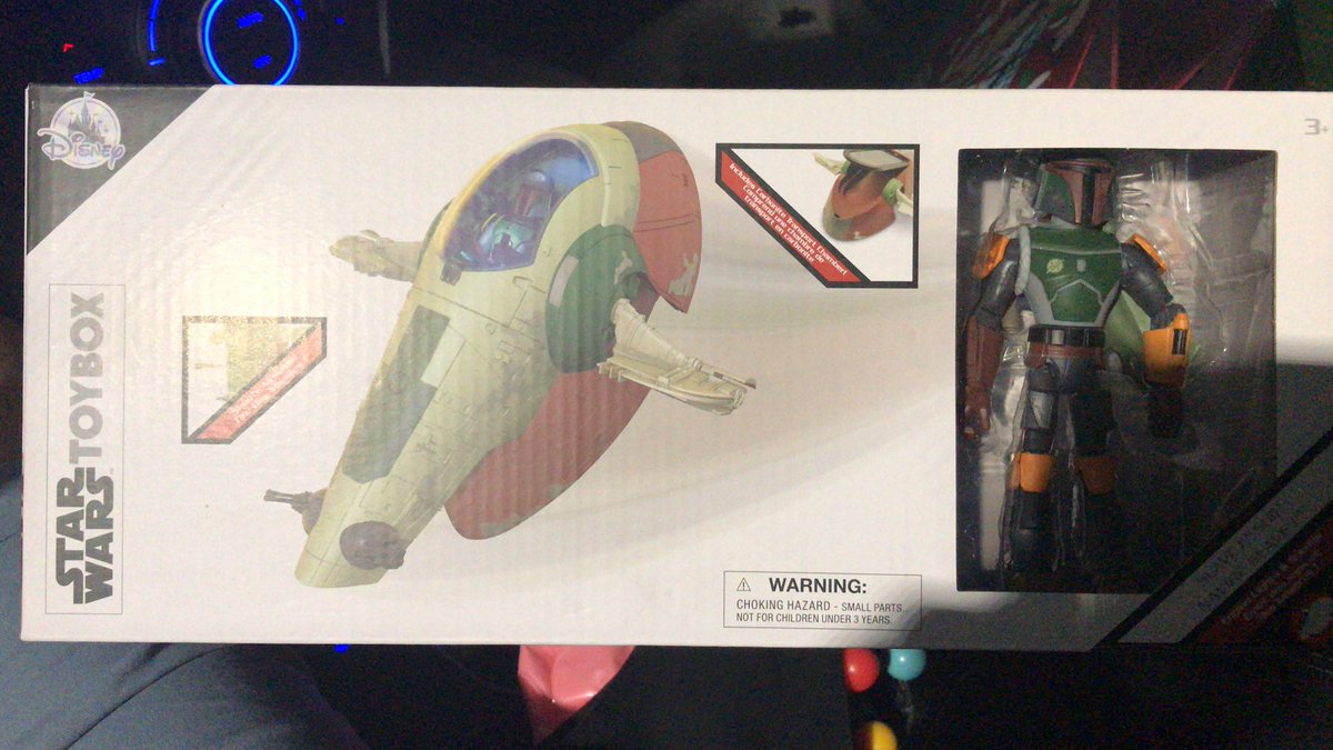 DisToyBox's tweet photo. #StarWarsToyBox News🚨🚨🚨 courtesy of @Capd_Crusadr376 found in Miami Florida a #BobaFett and #Slave1 set has been found 🤩 and man does this look awesome 😎 be on the 👀 lookout for this in you local @shopDisney store.  @yak_face @supersorrell @bobafettfanclub https://t.co/vrmvhkf6qp
