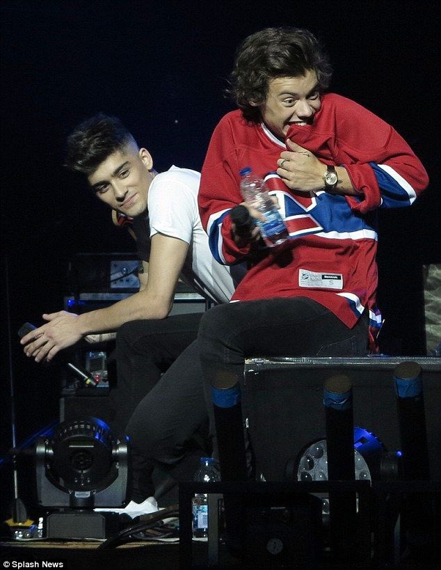 teresa60689295's tweet image. “Si, sempre. Ci manca” 
🥺🌹❤️
#LPShowAct3 #LPHalloween #LPSHOW #LP3 #LPAct3