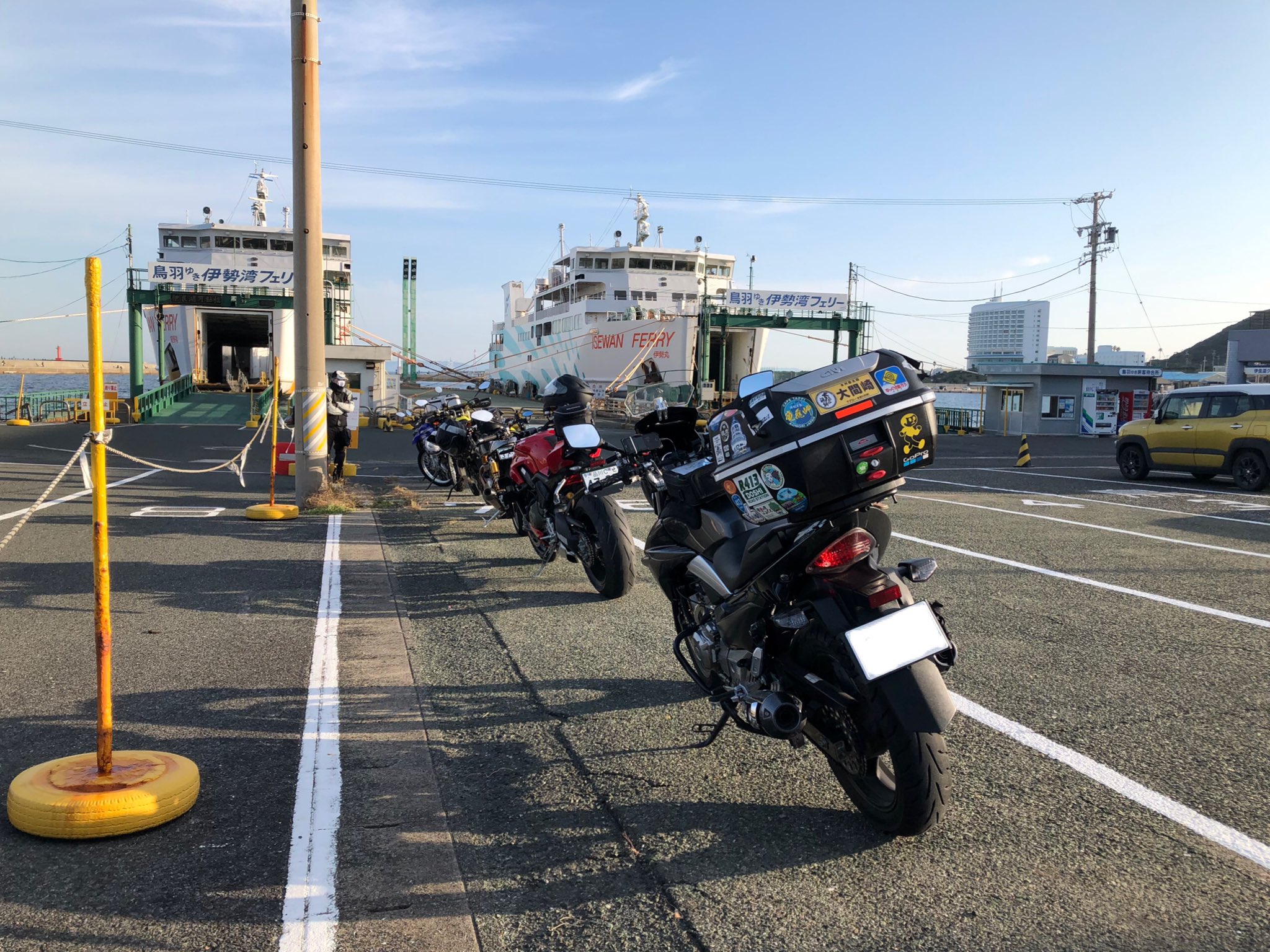 いわたび 伊勢湾フェリー乗り場に到着 待機レーンってとてもワクワクするよね T Co Cwymyqgaw9 Twitter