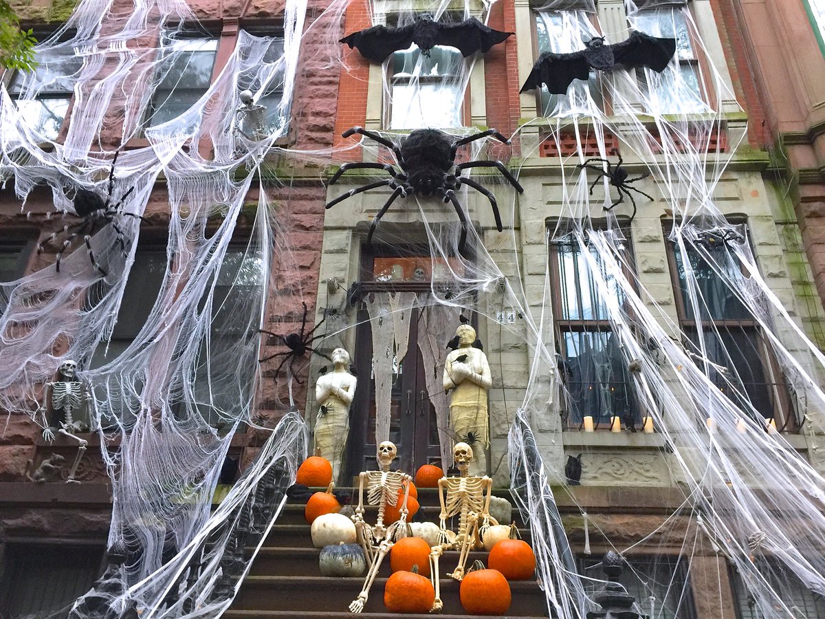 Hideminy's tweet photo. Have a Happy &amp; Safe Halloween Everyone🎃👻🎃☠️🎃
#happyandsafehalloween
#nyc #halloween #halloweendecor #ニューヨーク #booyorkcity #ハロウィン #booyork #booyorkbooyork #ハッピーハロウィン #boo #halloween2020 #pumpkincarving #HappyHalloween #ハロウィン2020 #HalloweenAtHome https://t.co/Z5ziFLsVOn