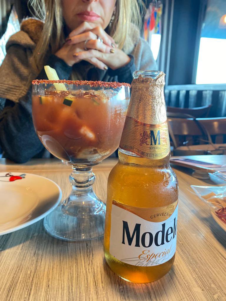 magaly_moncada's tweet photo. Pues salud ! 
Saludos ✌🏼
#curricanes #sabadito #covid https://t.co/DLzCLqx9kG