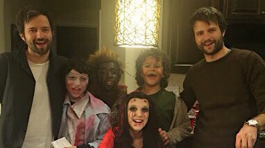 KarollinaOk's tweet photo. ✨ elenco de stranger things fantasiados para o #halloween nos últimos anos appreciation tweet ✨ https://t.co/DextPQjC6U