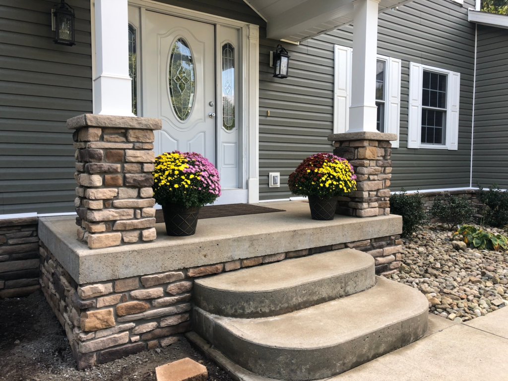 klineexteriors's tweet photo. Talk about cute! Check out this front porch update! Do you need to bring more curb appeal to your home? #klinehomeexteriors #curbappeal #homeupdate #homerenovation #homedesign #frontporchdecor #loveyourhome #stone #qualitycontractor #ohioproud #home #outdoorliving #ohiofall https://t.co/otqxFyW27L
