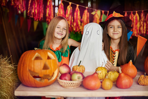 Trick or treat safety is a concern for parents' every year. This year COVID-19 makes safety even trickier. Consider some of these CDC alternatives such as hosting a virtual costume contest!