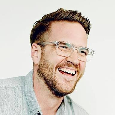 32.Quem: Patrick BriceFilmes que dirigiu: Virando a Noite (2015), Creep (2014) e Creep 2 (2017)Filme de terror favorito: Alucinações do Passado (1990)Diretor do filme favorito: Adrian Lyne