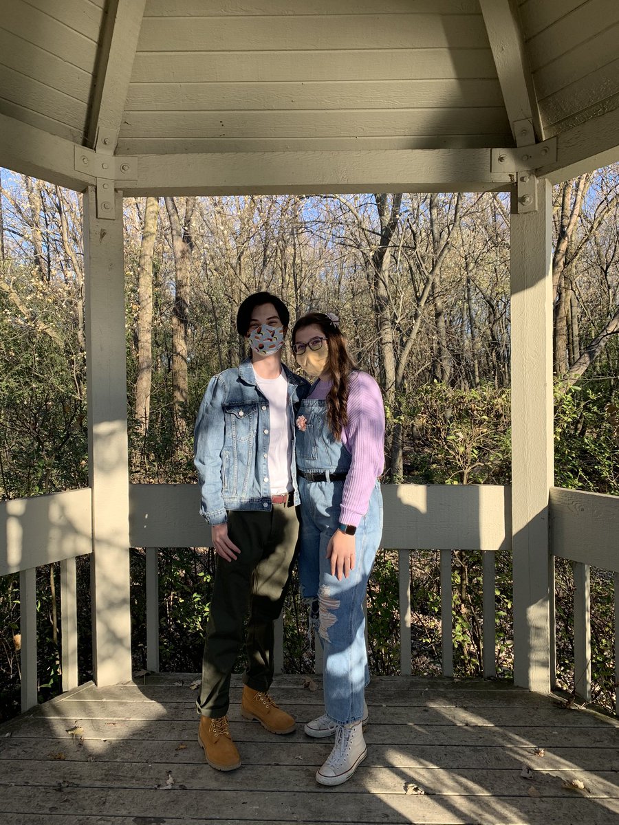 stephhhmayerrr's tweet photo. modern day flynn and rapunzel for halloween this year💜💛 @Wheeling_Cats @WHS_Cat_Pack @ProfesoraPedey @KazuQuigley https://t.co/K7l5fkL6MB