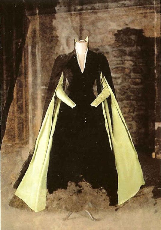 Ah, now Mina has changed into her delicious green velvet dress. Shade of medieval, shades of Scarlett O'Hara, shade of an actual 1890s frock with those sleeves I know I saw once but can't find.