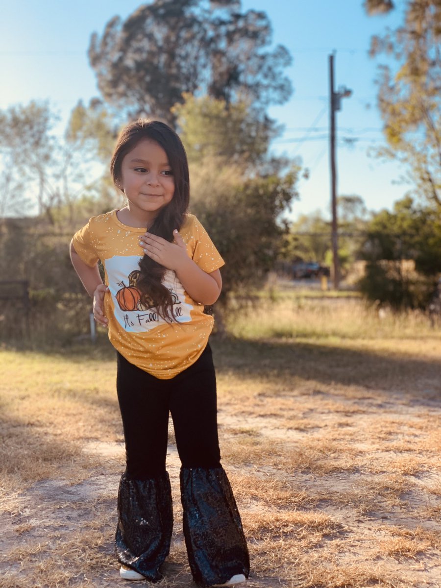 Selenaaa3_'s tweet photo. Y’all, my daughter is the cutest! 🥺🧡 https://t.co/MfkXPs4cKy
