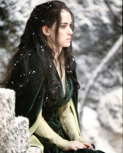 Ah, now Mina has changed into her delicious green velvet dress. Shade of medieval, shades of Scarlett O'Hara, shade of an actual 1890s frock with those sleeves I know I saw once but can't find.