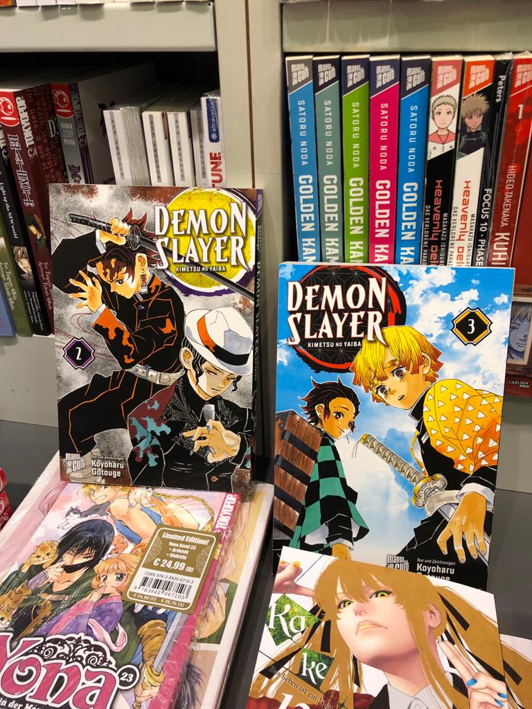 Miau ドイツ大使館居候ネコ Twitter પર ぐーてんもる元気ですかぁー ベルリンの本屋さんに 鬼滅の刃 ドイツ語名 Demon Slayer 発見 ドイツでも来そうニャ予感 それにしてもマンガがいっぱ い バーバラさん 情報ニャんけしぇん Miau ドイツ大使館居候ネコ Twitter પર ぐーてんもる元気ですかぁー ベルリンの本屋さんに 鬼滅の刃 ドイツ語名 Demon Slayer 発見 ドイツでも来そうニャ予感 それにしてもマンガがいっぱ い バーバラさん 情報ニャんけしぇん