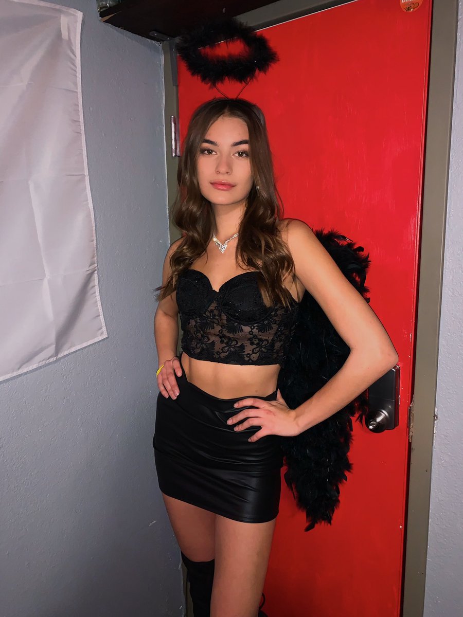 mckennazhang's tweet photo. devilishly angelic https://t.co/2GLK2t8a6z