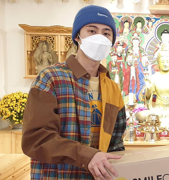 hanbinpost's tweet image. hanbin stop hiding your hair challenge 💔