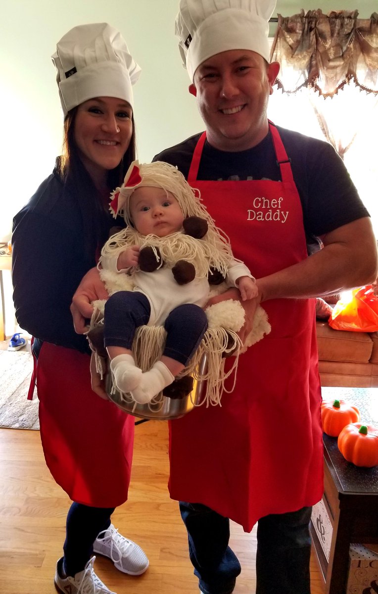 MrsHartney's tweet photo. The cutest spaghetti and meatballs ever!! ❤🎃❤ https://t.co/Rs3EAYxOat