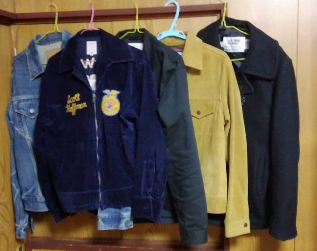 TONO1977xxx's tweet photo. 今月買った服
全て中学生の時、欲しかったor持ってたものをおっさんになって買う!
やりすぎた…
#リーバイス3rd
#ffajacket
#ユナイテッドアローズベトジャン
#シュガーケーンスエードジャケット
#schottPコート
#ハードアメカジ
#渋カジ https://t.co/x6aDQf9XQN