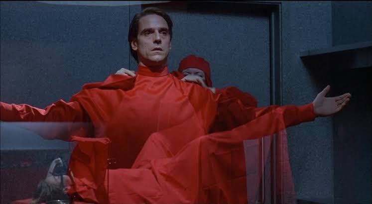 39.Quem: Julia DucournauFilmes que dirigiu: Grave (2016), Junior (2011) e Nem o Céu Nem a Terra (2015)Filme de terror favorito: Gêmeos - Mórbida Semelhança (1988)Diretor do filme favorito: David Cronenberg