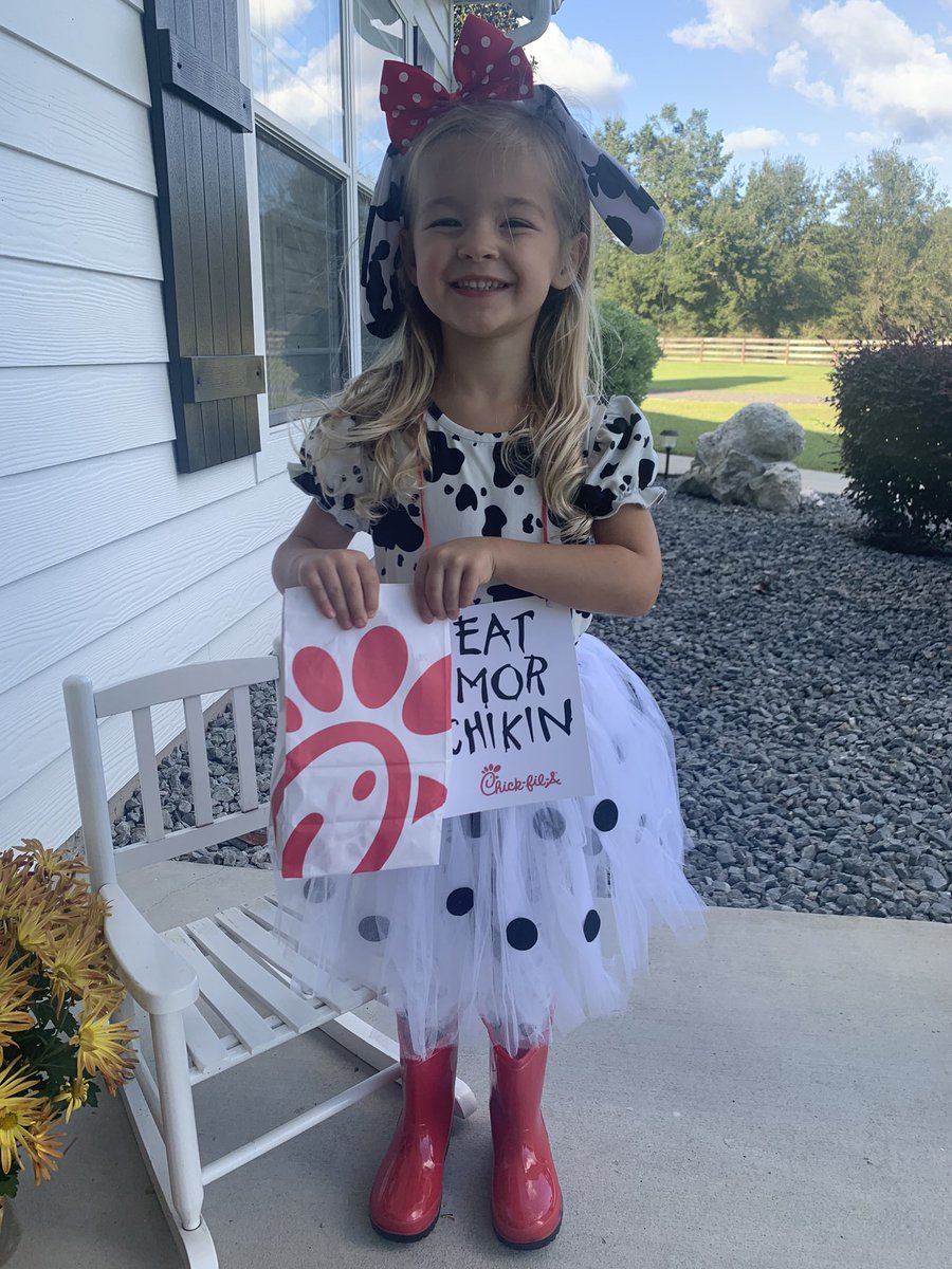 Happy Halloween from this Chicken Nugget Lover!!! 👻 🎃 <a href="/ChickfilA/">Chick-fil-A, Inc.</a>  “Eat Mor Chikin”