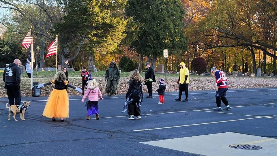 F3LakeEffect's tweet photo. Our #Halloween convergence with 2.0s at #BibliotechaAO had everything from a beatdown to #trunkortreating #bettertogether #morethanaworkout #raisethemup https://t.co/lYEBtJsAmd