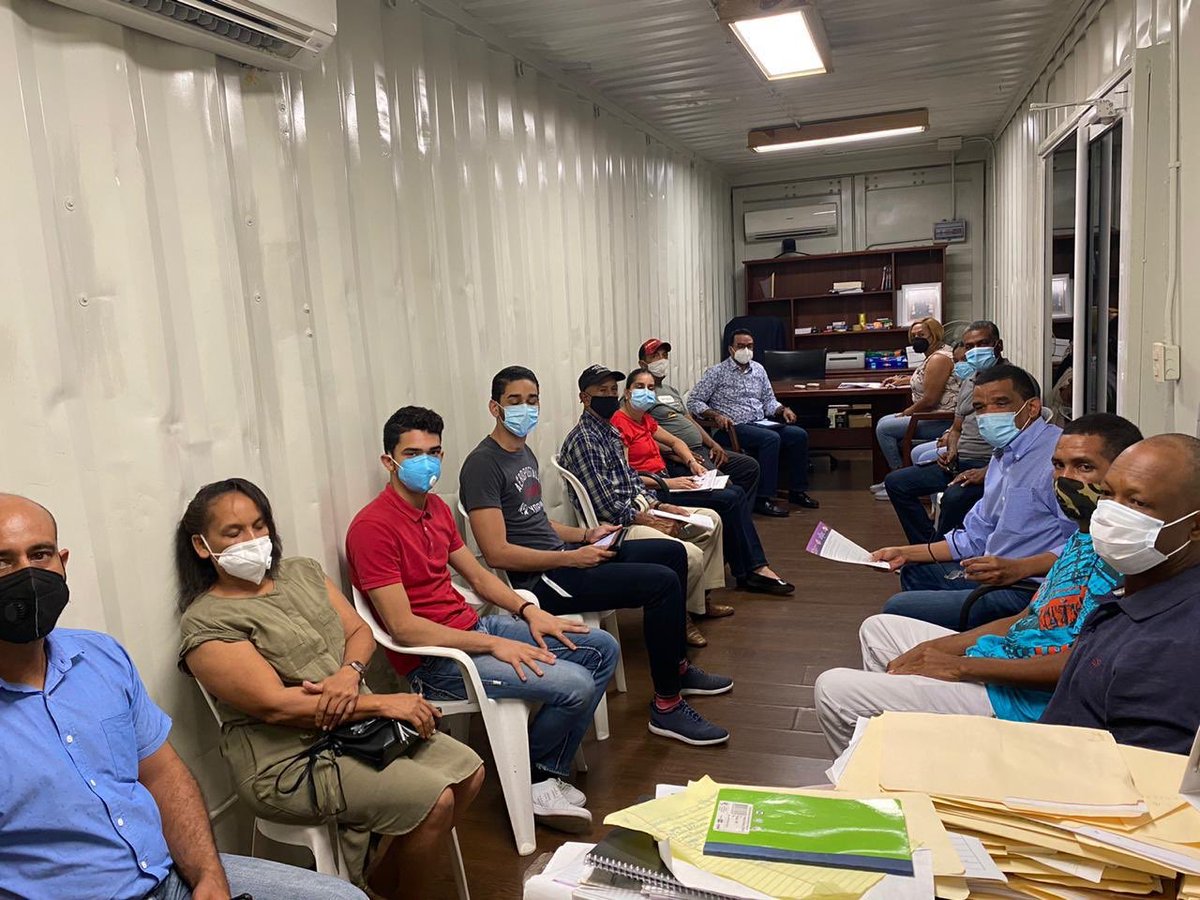 EmmanuelGuerre's tweet photo. Reunión del Comité Intermedio Rubén Cedeño A. @PLDenlinea #Higüey, donde los compañeros discutimos los diferentes temas del #Congreso Ordinario de nuestro Partido. #PLDseTransforma #9noCongresoPLD https://t.co/Swn2UBo1Ku
