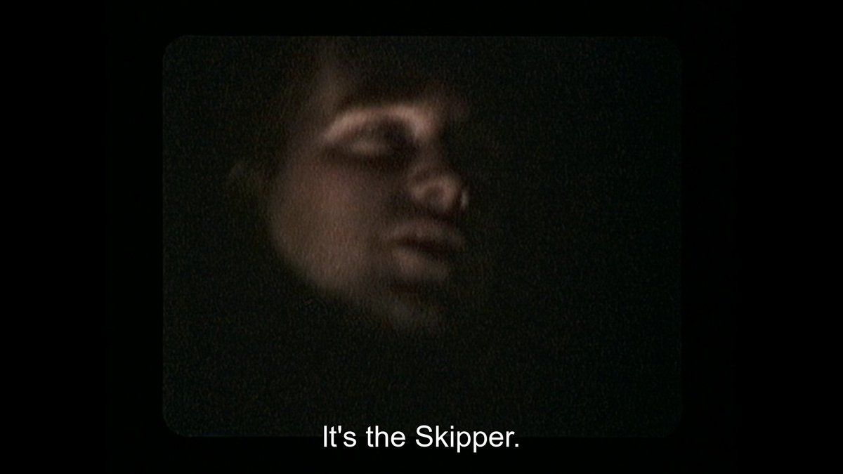 love this interaction & the very silly object of pedantry but also LOOK at how much these faces haunt the frame. it's so beautiful