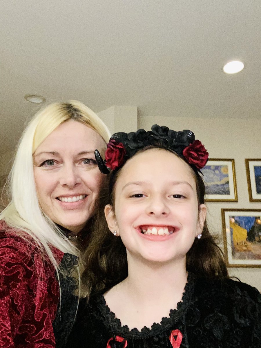 Shellopr8s's tweet photo. Cheers🥂 Happy Halloween from me and mini me!!! 🎃 💀 🍭  #halloween #halloween costume #2020 #covidhalloween #candy #cheers https://t.co/8C1sWn8rgk