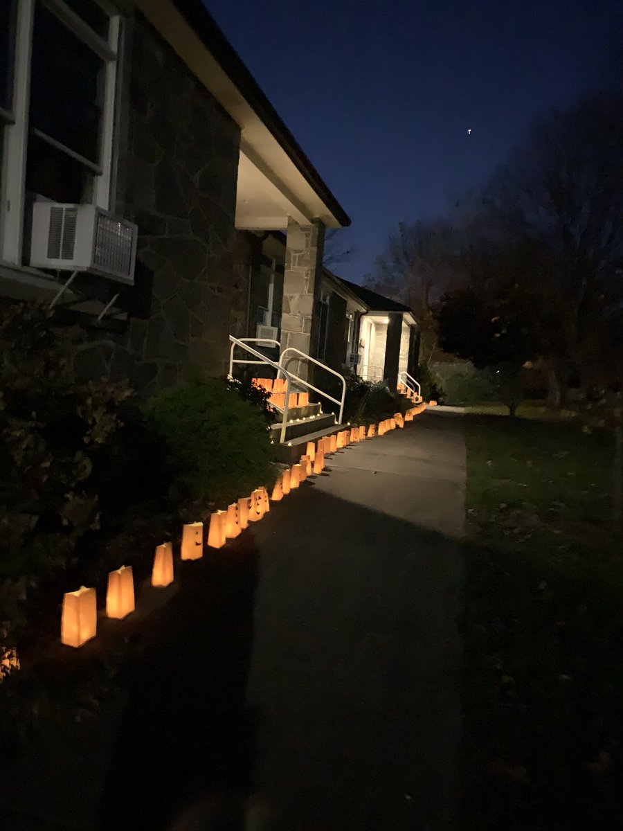 ValleCrucisSch's tweet photo. Night 2 of the Valle Crucis luminaries.  
Come by, park and see if you can find your artwork.  
Be sure to share your pictures with us!!! 🐾

#WeAreWatauga 
#VCOnTheRISE https://t.co/QUWqTYe8RZ