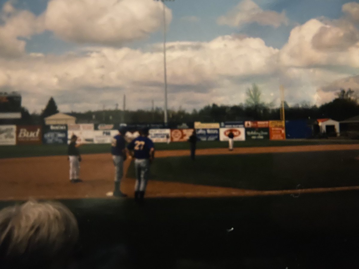 CoachYoung29's tweet photo. 2003 @GloucesterBaseb. #gloucestermen #RunnersWin https://t.co/ZJlsnbvMtg