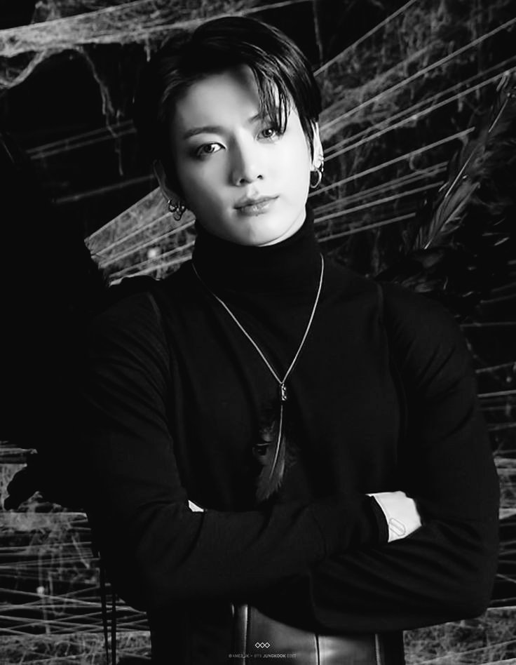 ⠀            
                       𝐇appy halloween. 🕸️