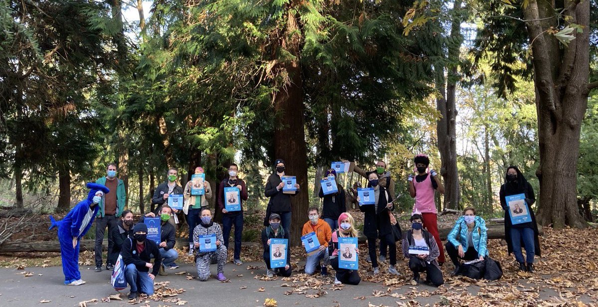 SheraeForState's tweet photo. Such an amazing group out canvassing! We will be starting our second session at 6:00 and will have a hot meal at 5:00! Come join us at Woodland Park for our next reverse trick-or-treating round! https://t.co/jmY82dt0YC