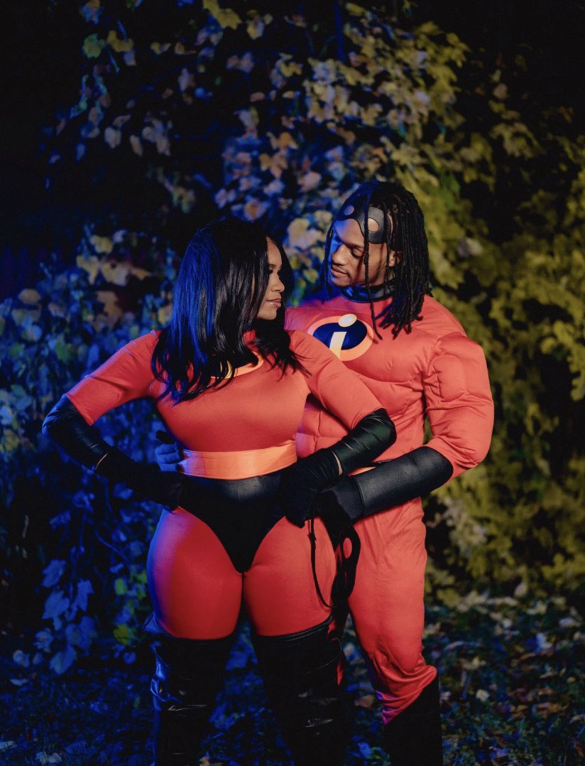 CairEnoex_'s tweet photo. Incredible family ๐คโค๏ธ
#blacklove #FirstHalloween #3weekspost๐
๐ผ https://t.co/5SOcvVlZ12