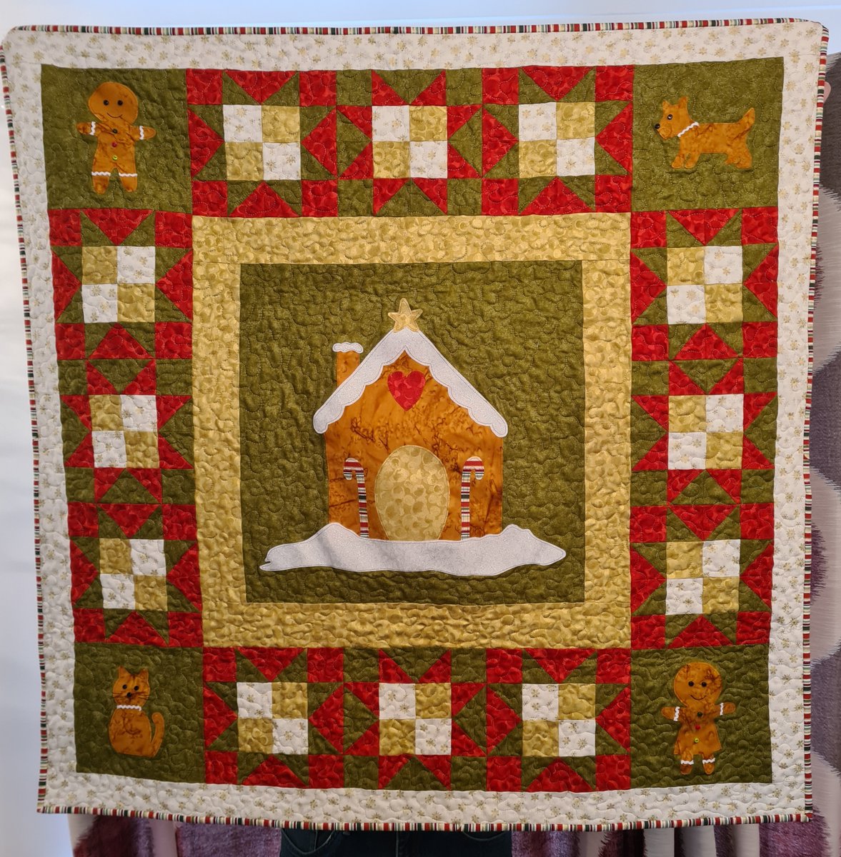 patchwork_house's tweet image. Introducing our New Gingerbread Christmas Quilt Project! - mailchi.mp/27bfd69e62af/5…