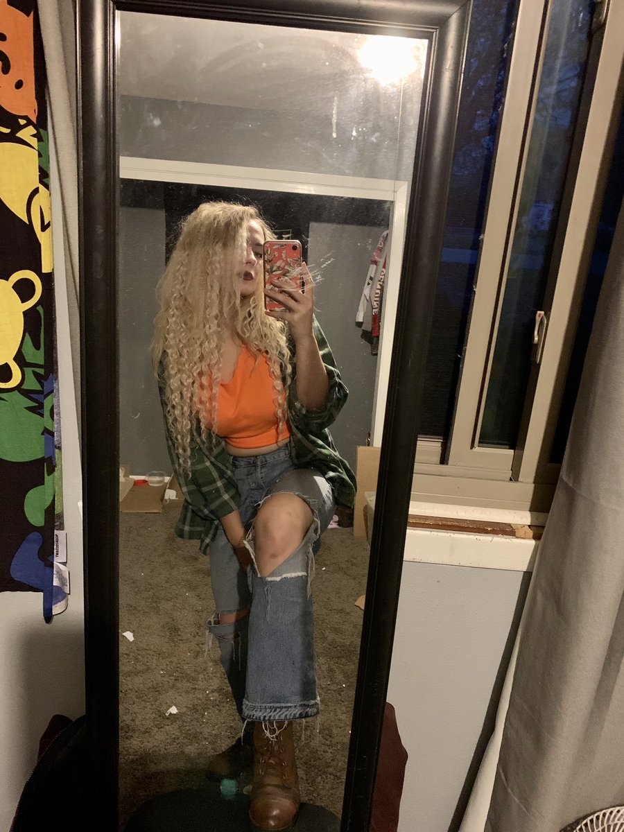 ASHYHiGHROLLER's tweet photo. quarantine halloween vibes https://t.co/SPIioluEDj