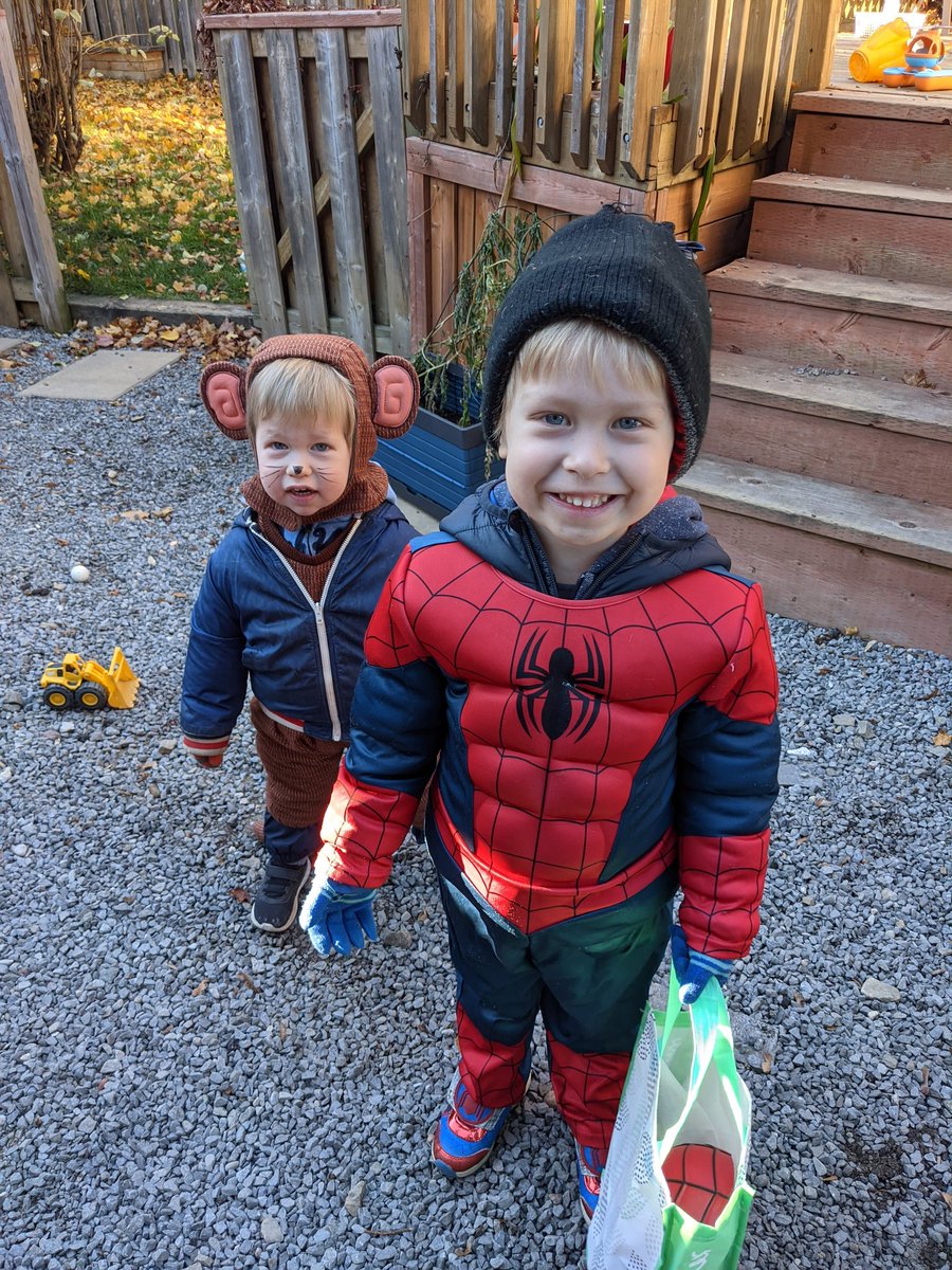 Jeannabobeena's tweet photo. Thank you @Child_Care_Now for your advocacy for @garderietunneys this Halloween! #savetunneys #cdnchildcare https://t.co/3Dr5a7V2fU