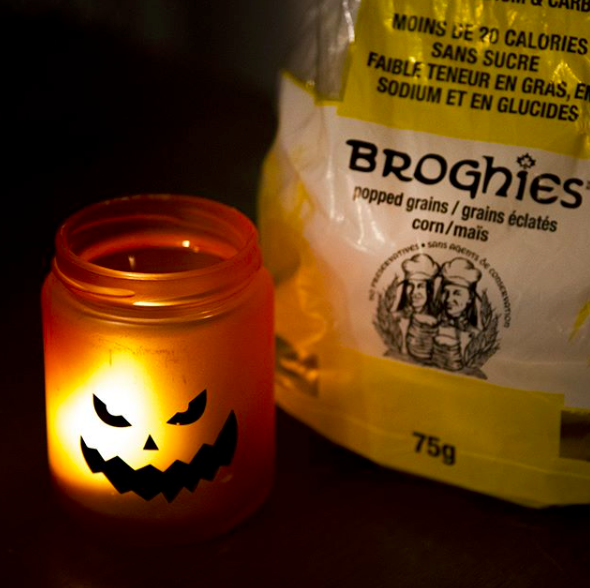 BroghiePoppers's tweet photo. Trick or Treat yourself to #Broghies this Halloween😋 👻🎃 
Let us know what you're getting dressed up as tonight in the comments below!👇 https://t.co/wR6FpYKVM7