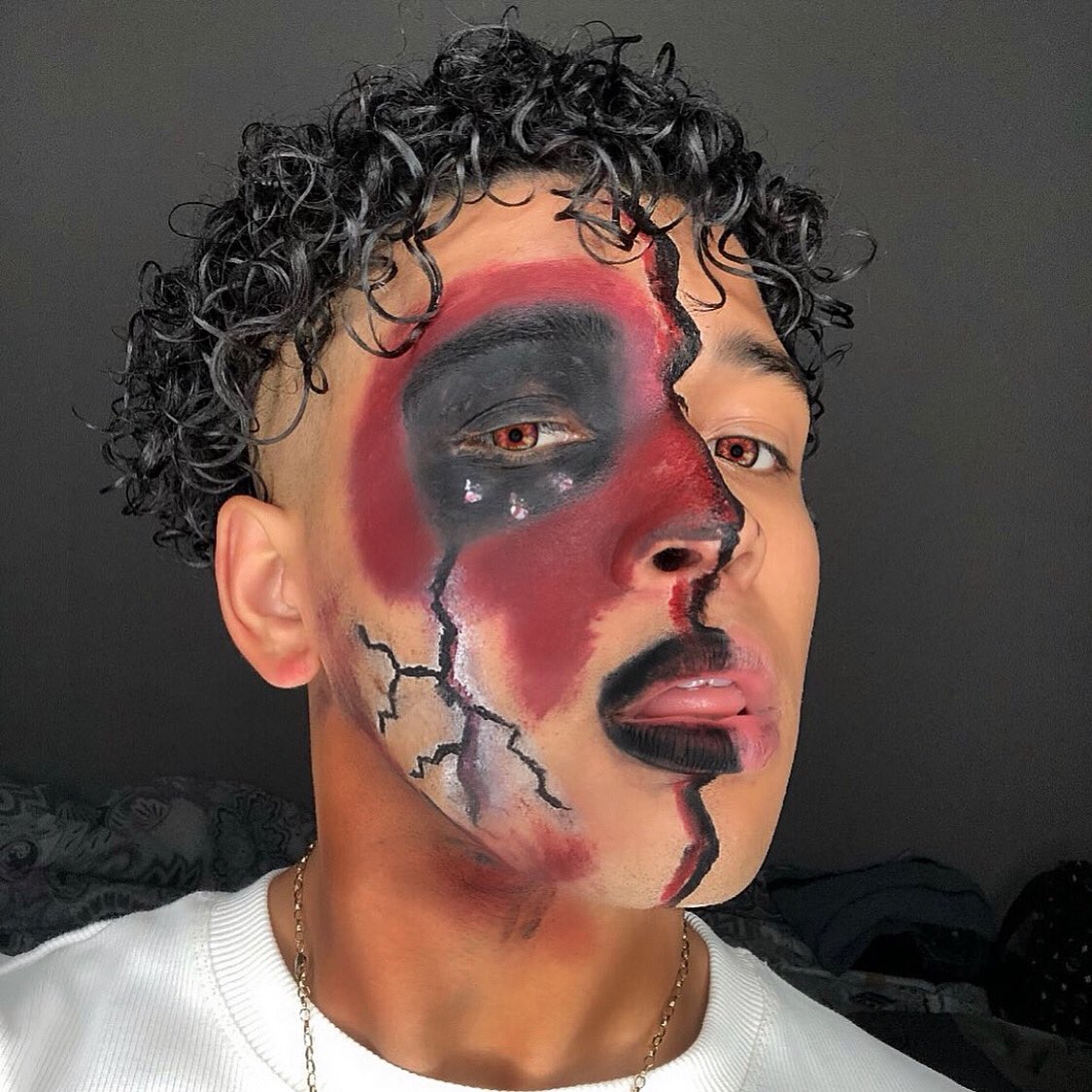 JordanASmithy's tweet photo. Happy Halloween 👻 #jasperblue #LittleMixTheSearch https://t.co/yxJnL5IJke