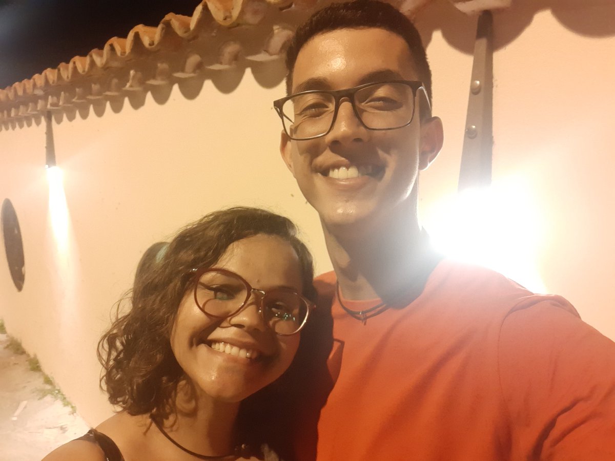 _fleivs's tweet photo. corrente casal @LeaoKadu

juntos: 3 anos e 7 meses
tomou iniciativa: ele, eu ficava nervosa
diferença de idade: 2 dias
mais alto: ele
mais sensível: eu 
mais engraçado: ele
mais teimoso: eu
melhor cozinheiro: eu
mais organizado: eu
fala mais: eu com certeza
mais estressado: eu https://t.co/jbur0lj2KI