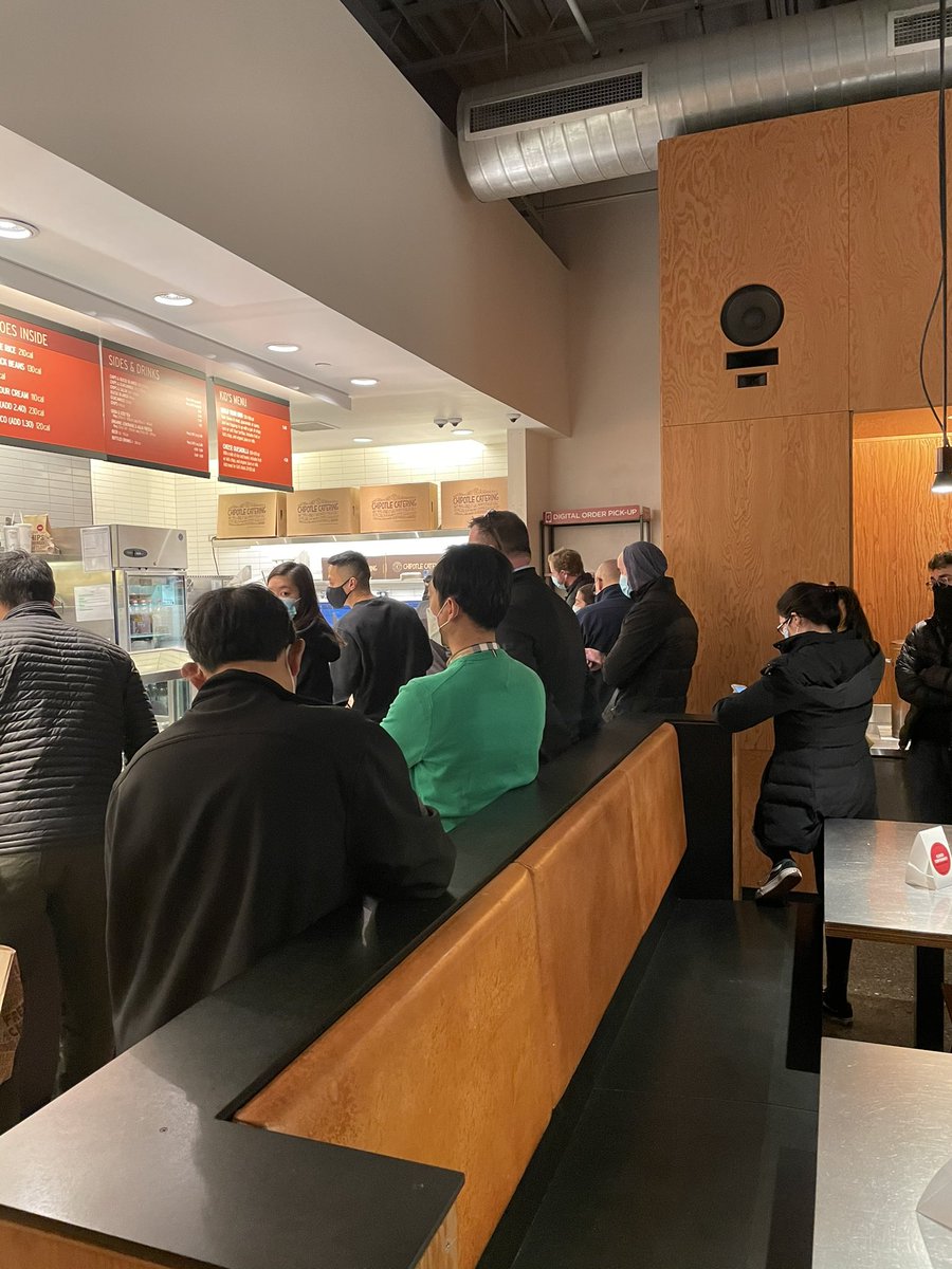 ALong405's tweet photo. @ChipotleTweets you should extended the BOGO Boo-rito promotion...stores are super busy and way over crowded. They are so behind on online orders that customers in line have been waiting for almost an hour with no one offering to help them. https://t.co/WgBgDk2HW8