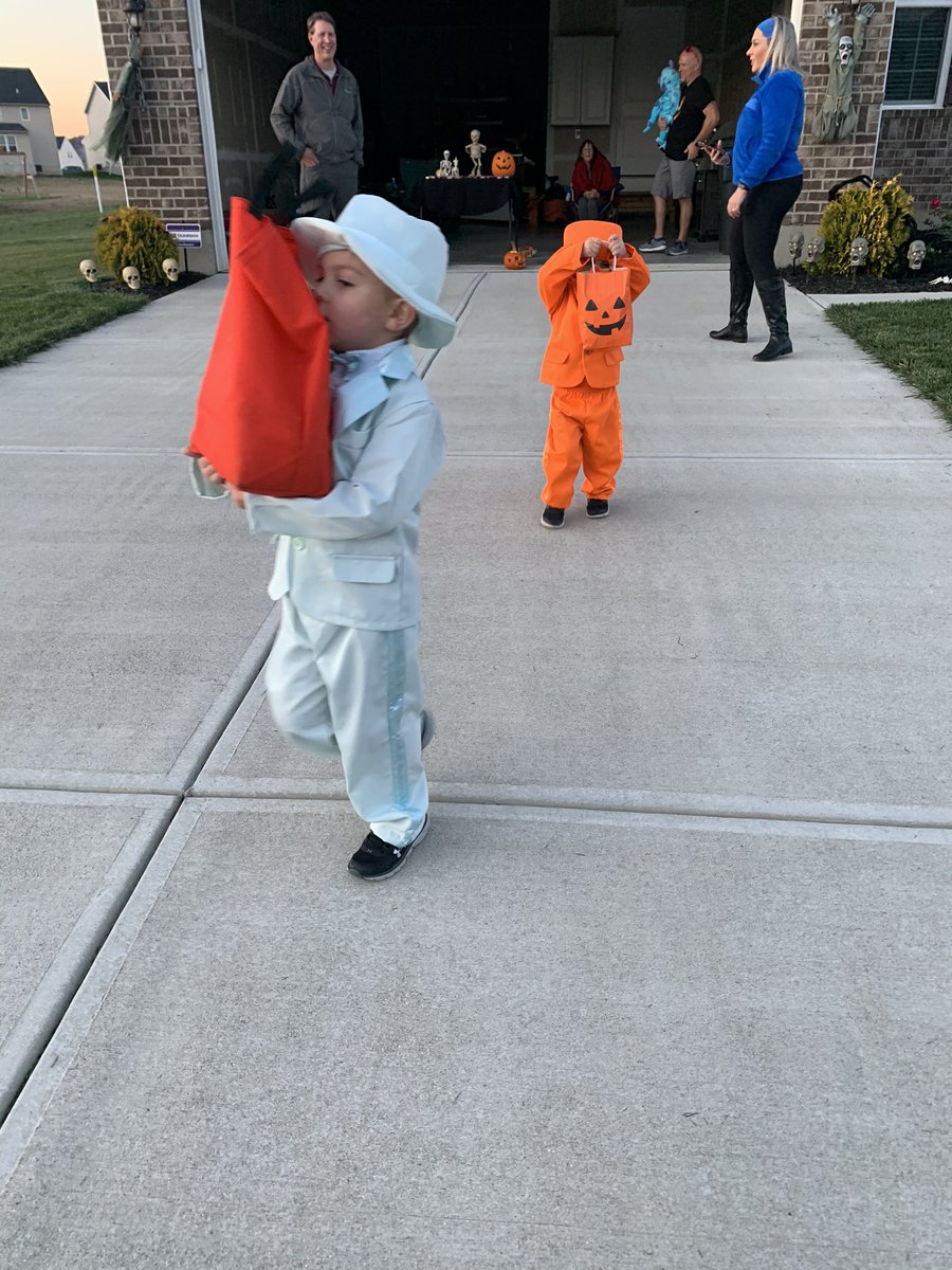 MKoenig30's tweet photo. "No Way! We Landed On The Moon!" #FoxVsHalloween #CJTheGooseIsLoose #LTturtlePower #JoeMentalinoDidntHaveABeard https://t.co/XiLldmKgV4