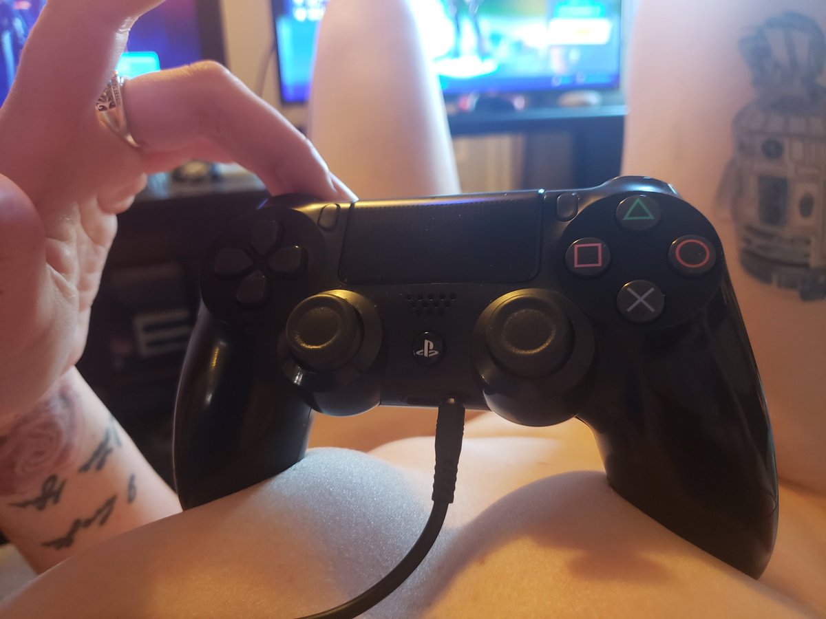 YourLady_Gamer's tweet photo. Cum check out my hot Content on OnlyFans Lady_Gamer 😈🎮💋 https://t.co/81kaMRCH0D