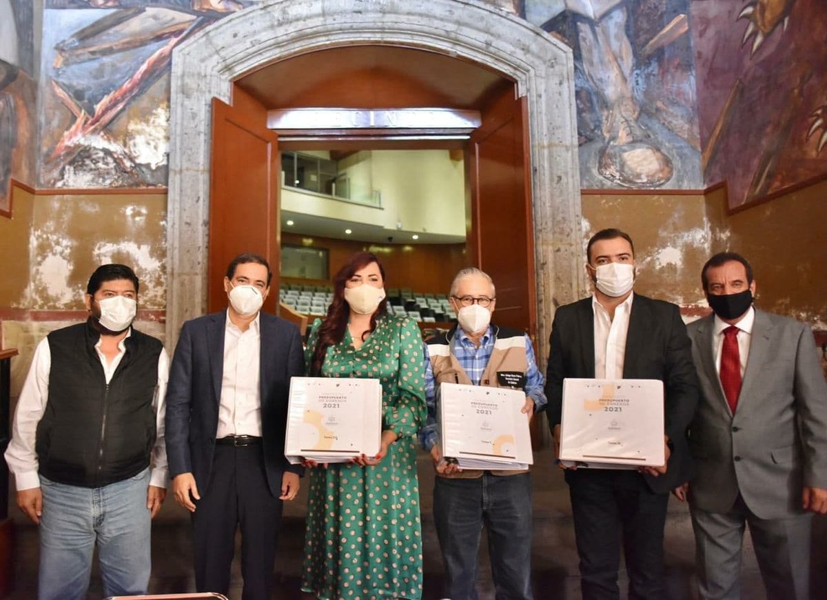 En medio de una pandemia y de la incertidumbre por los recortes del Gobierno federal, hoy entregamos, en el Congreso de Jalisco, el Proyecto de Presupuesto de Egresos 2021 para nuestro estado. Es decir, cuánto, cómo y en qué gastaremos nuestros recursos públicos.