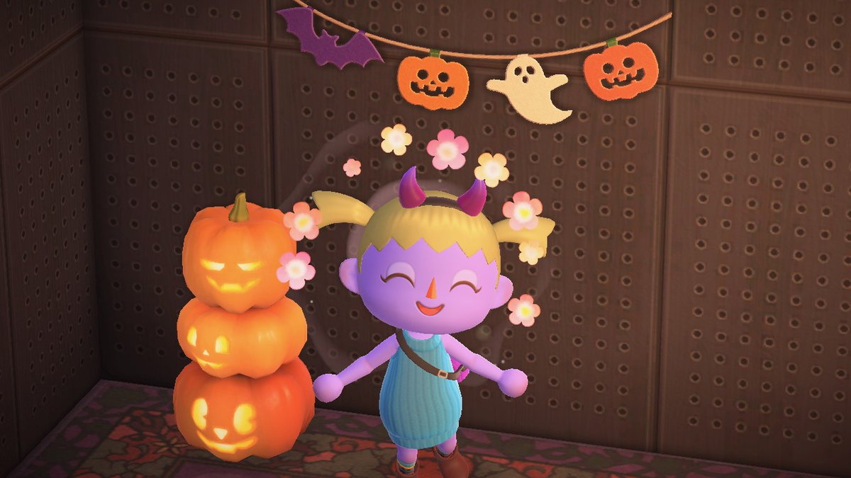 RoseBayPics's tweet photo. Last minute costumes animal crossing edition #happyhalloween #ACNH https://t.co/oQPQMC7SUs