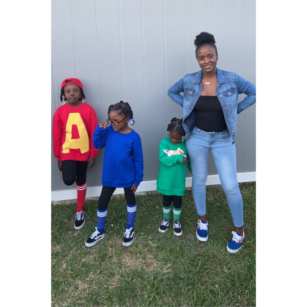 prettyasxkiki's tweet photo. “watch it genius! we’re chipmunks! chip-munks!” 🥰 yall know how im coming behind THEM man. #KiKids😎 https://t.co/FyHgLSZQo7
