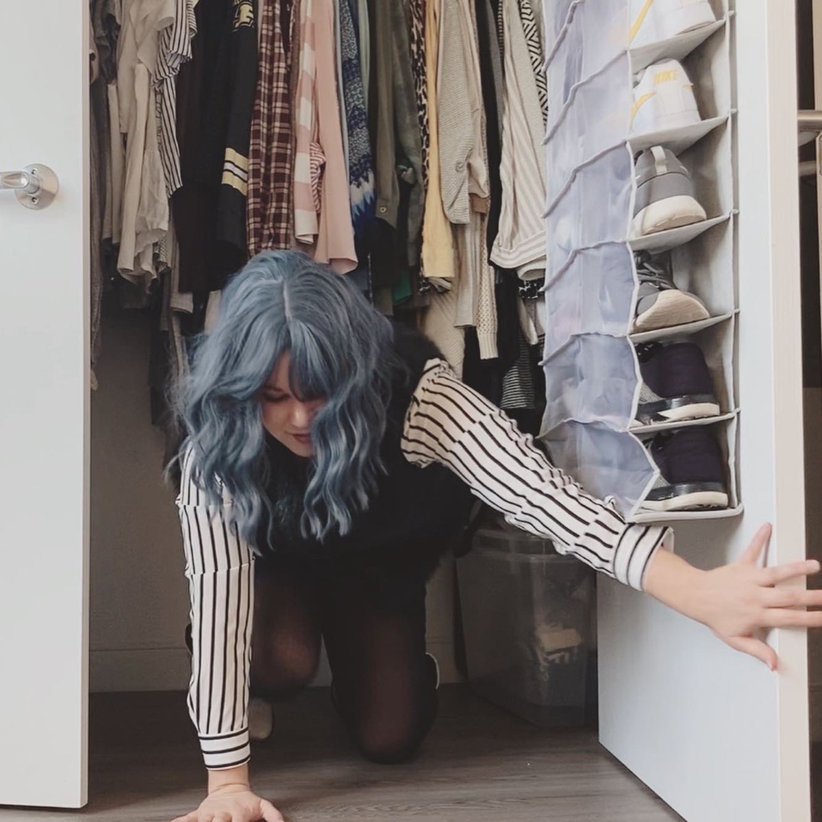 fair_madi's tweet photo. 2020 Halloween at Home: have a meltdown in the closet as the iconic Moira Rose #SchittsCreek #MoiraRose https://t.co/omeTF9S6BX