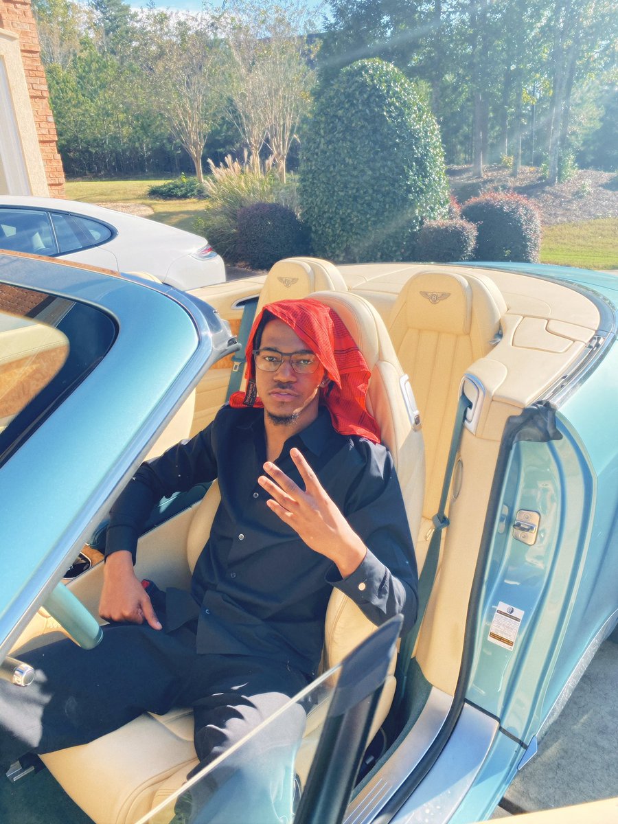 DIEUMODA's tweet photo. Pour Les Gens: A Ghetto Symphony
Out Everywhere! Runnit Up 🎼🌎
https://t.co/rdlcyixdlo https://t.co/J1JxSNBofJ